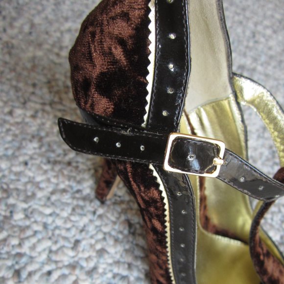 Martinez Valero Velvet Peep Toe Mary Jane Heels - Picture 6 of 14